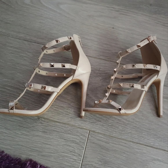 Size 5 High heels - Picture 3 of 4